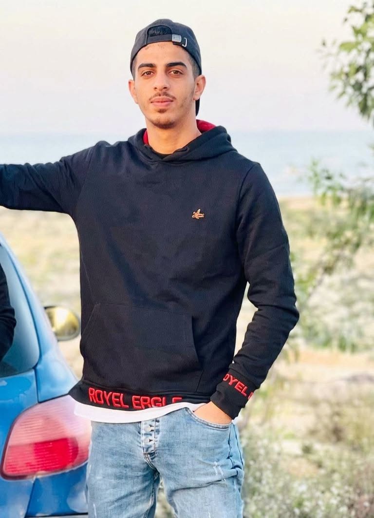 الاحتلال  يبلغ عائلة الشاب مجدي نور أبو عرة باستشـهاده واحتجاز جثمانه بعد تكتمه على مصيره 
